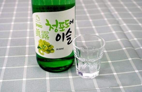 酒知识 韩国真露烧酒后劲大吗 属于蒸馏烈酒后劲很大但不头疼 中国啤酒网